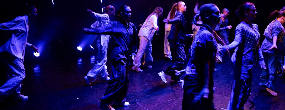 STREET DANCE CREW